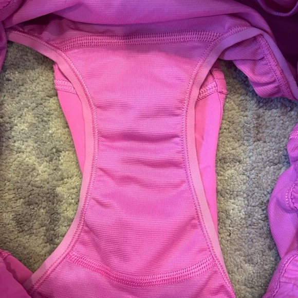 Lululemon Hotty Hot Short ll *2.5” Size 6 In Dark Prism Pink - Picture 4 of 10